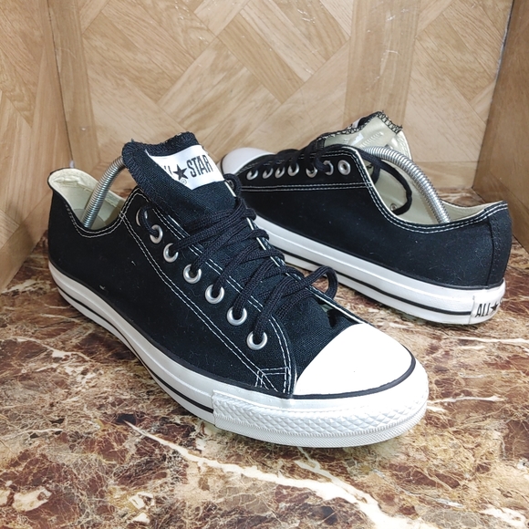 Converse All Stars Chuck Tayler Low Top Men's Size 10.5